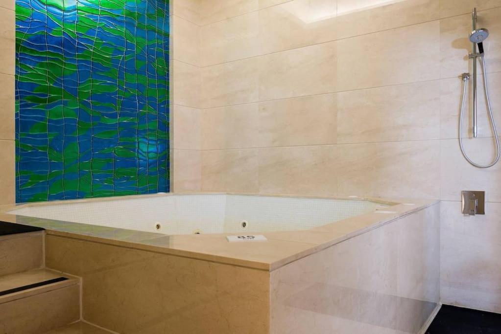 Versace Tower Luxury Suites - Downtown 베이루트 외부 사진